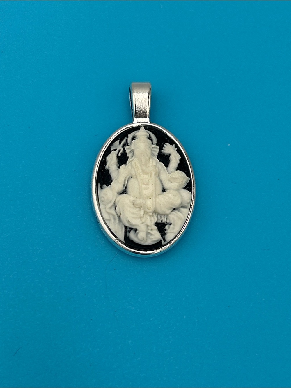 White and Black Ganesha Oval Pendant 4 Necklace Remove Obstacles
